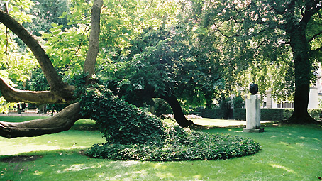 Jardin du Luxembourg - Sculpture de Bourdelle...